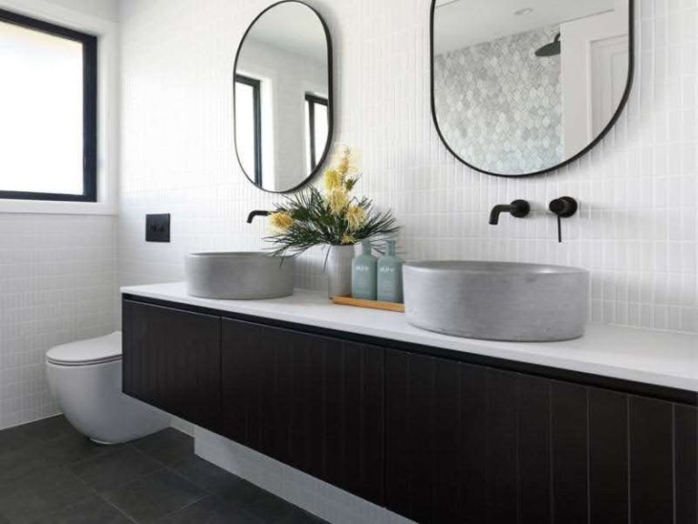 Alexander-R Rimless back to wall floor pan