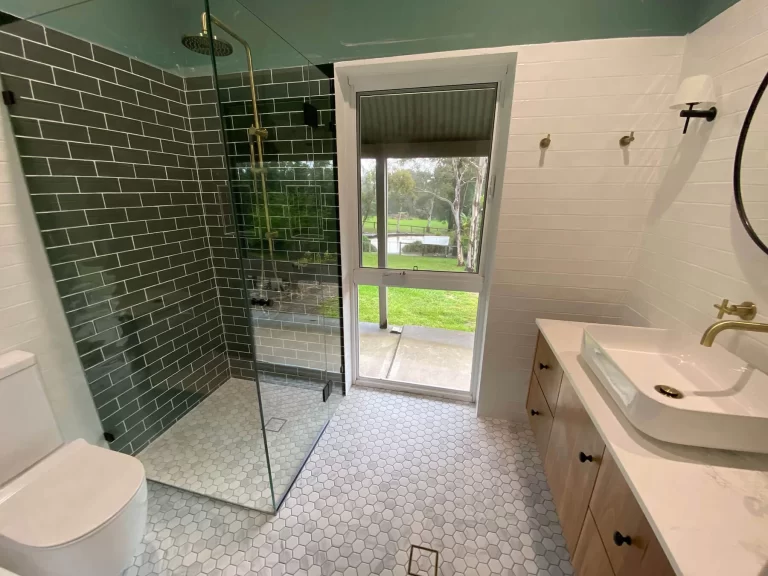 Alexander-R Rimless Toilet Suite Pan