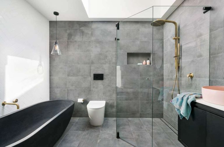 Flay-R Rimless back to wall floor pan