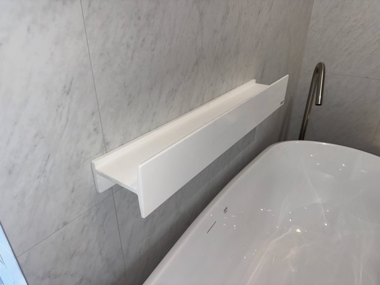 H Collection shelf 1400