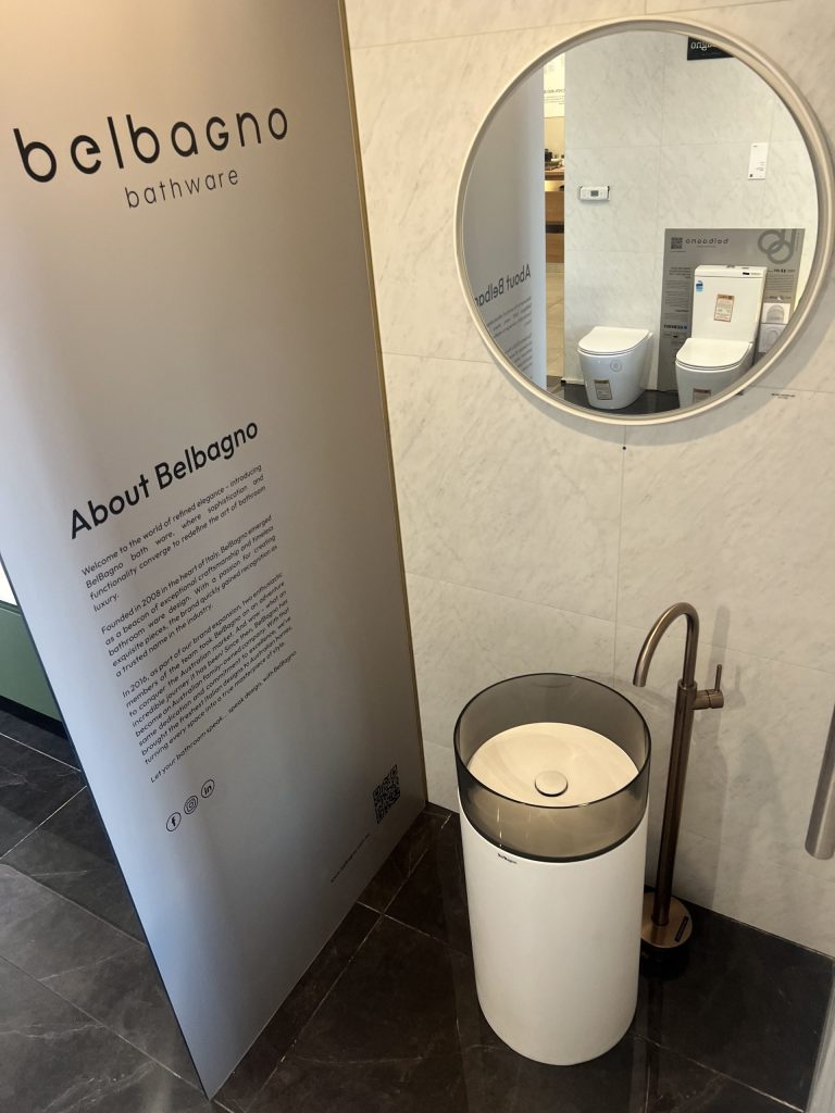 Hilton pedestal basin