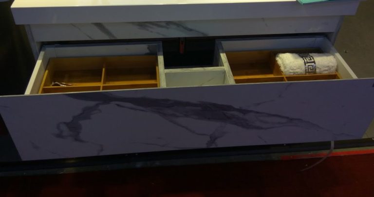 Zero wall hung bathroom vanity